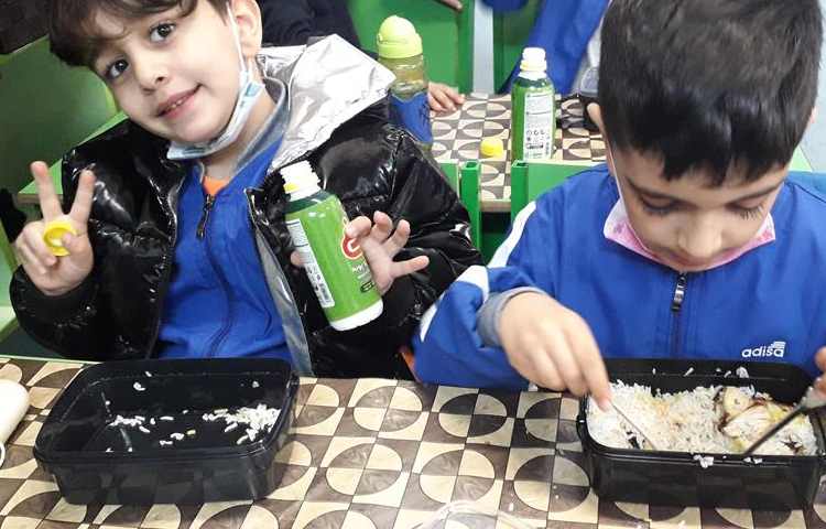 ناهار روز چهارشنبه دبستان علوی 11