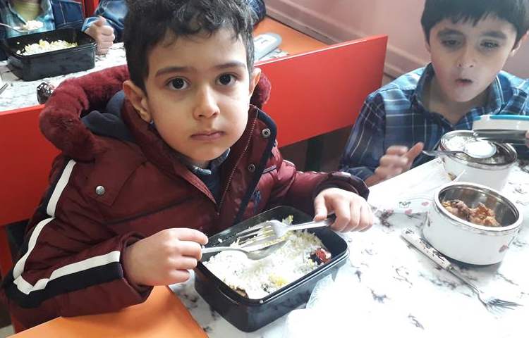 ناهار روز چهارشنبه دبستان علوی 14