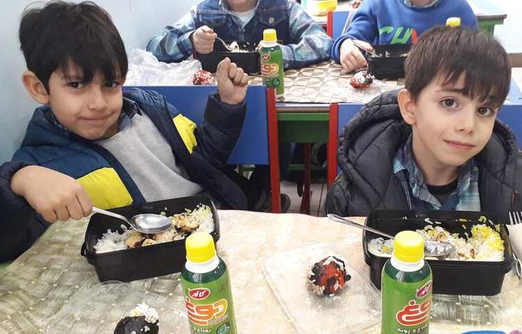 ناهار روز چهارشنبه دبستان علوی 19