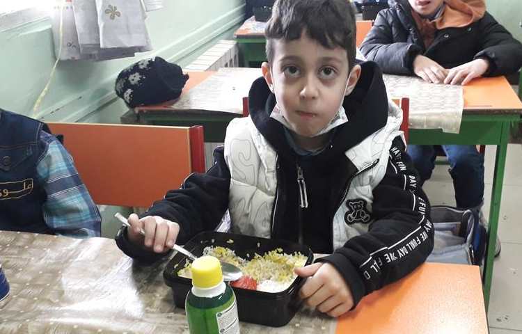 ناهار روز چهارشنبه دبستان علوی 4