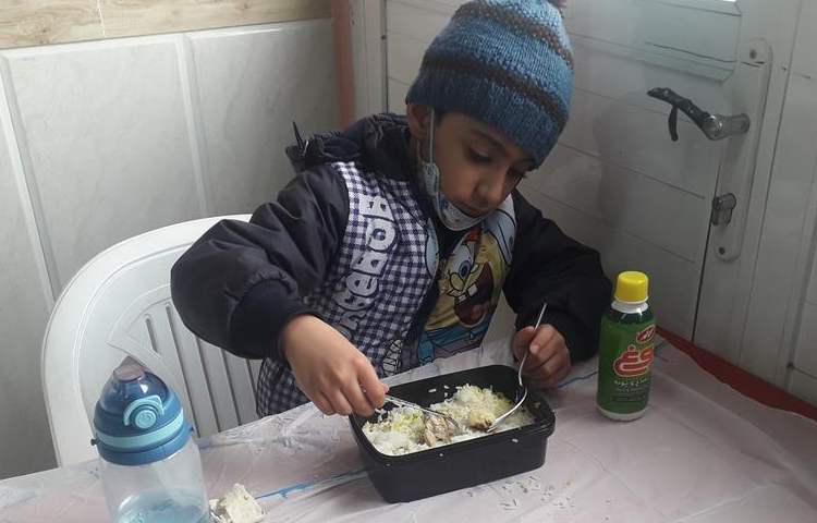 ناهار روز چهارشنبه دبستان علوی 5