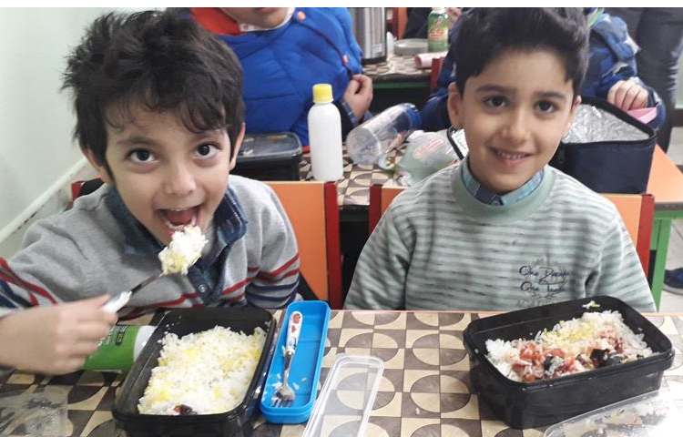 ناهار روز چهارشنبه دبستان علوی 7