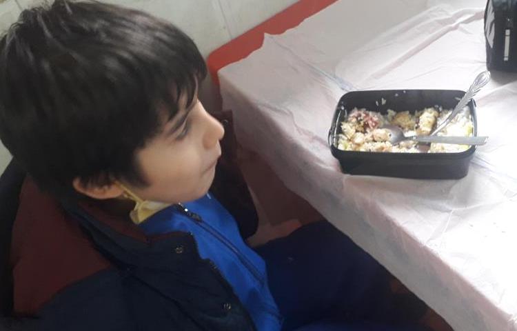 ناهار روز چهارشنبه دبستان علوی 8