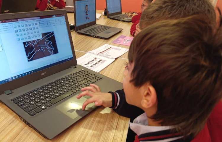 نحوه افزودن تصویر در اسلاید به همراه تنظیمات مربوط به تصویر 3