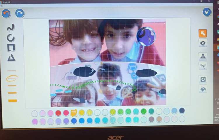 نحوه افزودن و تغییر پس زمینه در نرم افزار اسکرچ جونیور 1