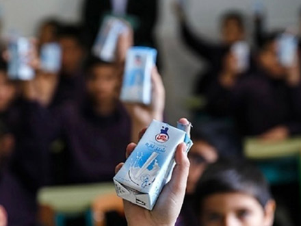 طرح توزیع شیر رایگان با حضور مدیرکل آموزش و پرورش پایتخت