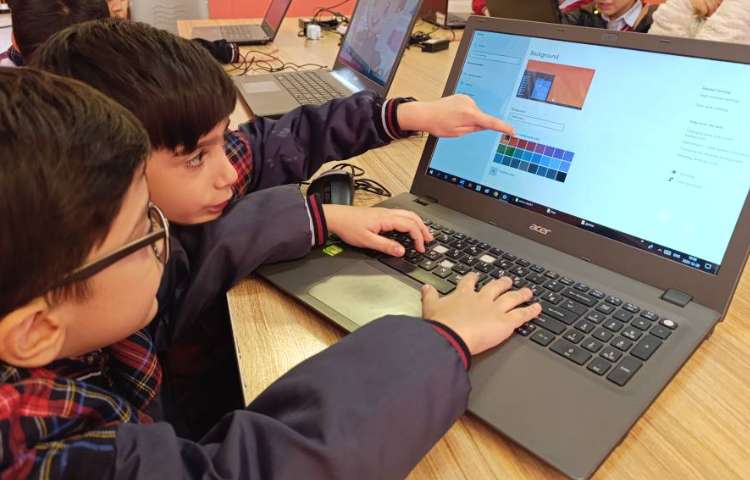 نحوه تغییر پس زمینه میزکار یا همان دسکتاپ 3