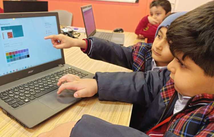 نحوه تغییر پس زمینه میزکار یا همان دسکتاپ