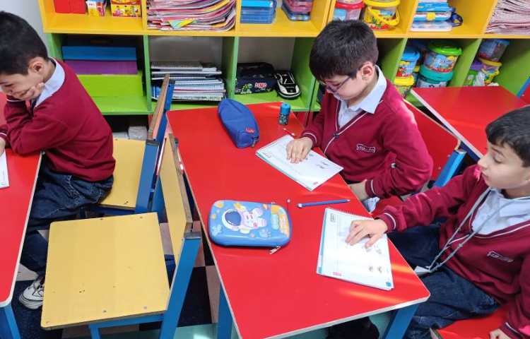 نحوه در دست گرفتن موس با دست راست و دست چپ 2