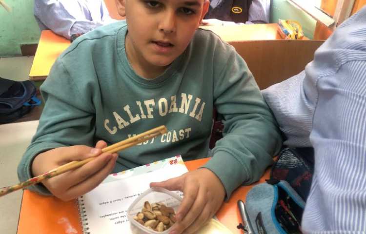 نحوه کار با چاپستیک(کلاس اتیکت) 3