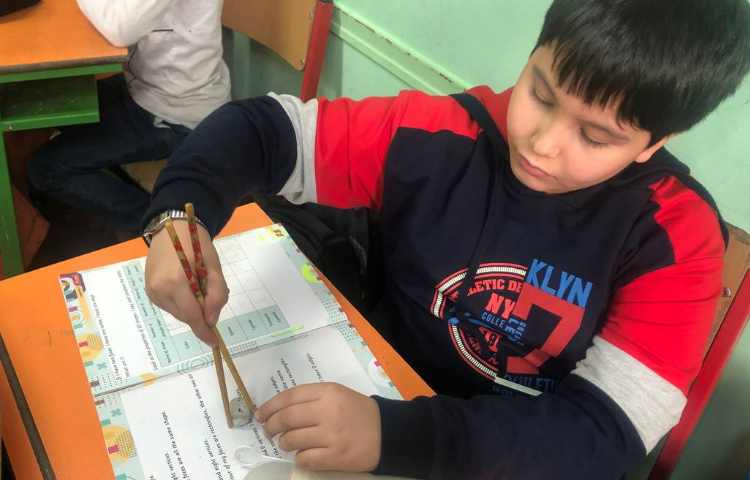 نحوه کار با چاپستیک(کلاس اتیکت) 4