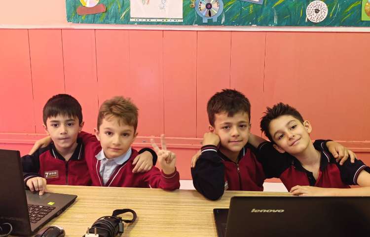 نحوه کشیدن خط راست و خط خمیده در نرم افزار نقاشی 10