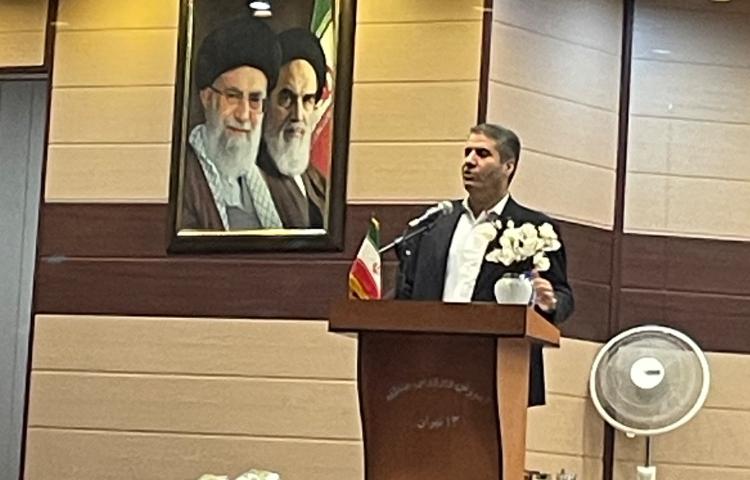 نشست صمیمی مدیر کل محترم آموزش و پرورش شهر تهران بامدیران و مسئولان آموزش و پرورش منطقه 13 6