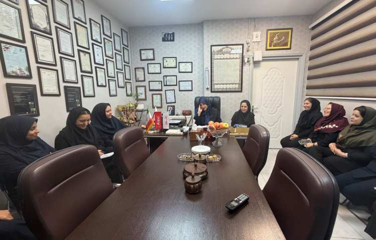 نشست هفتگی معلمین پایه