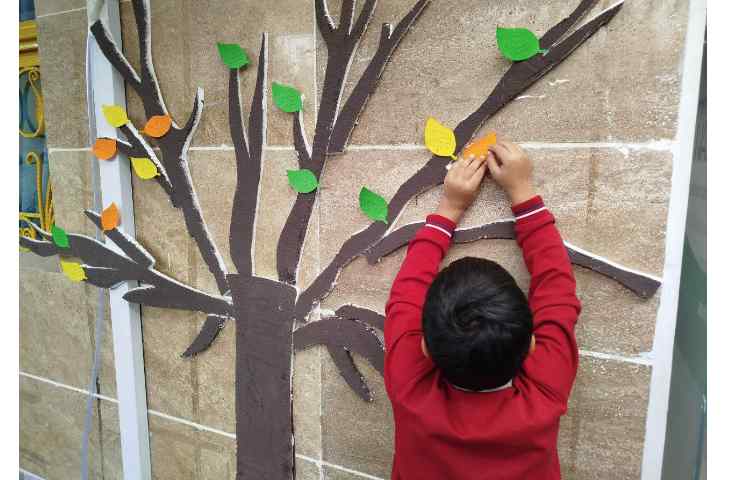 نصب درخت دانایی به مناسبت هفته ی کتاب. 0