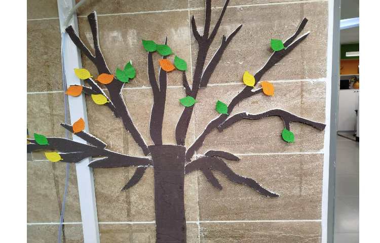 نصب درخت دانایی به مناسبت هفته ی کتاب. 14