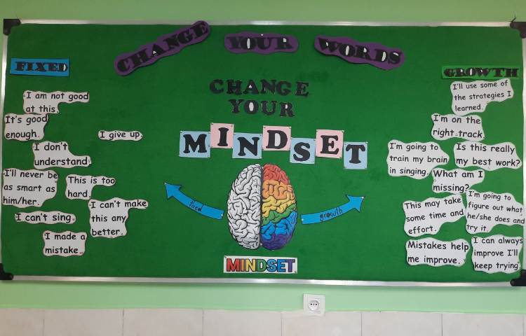 نصب پوستر و طراحی دیوار 3