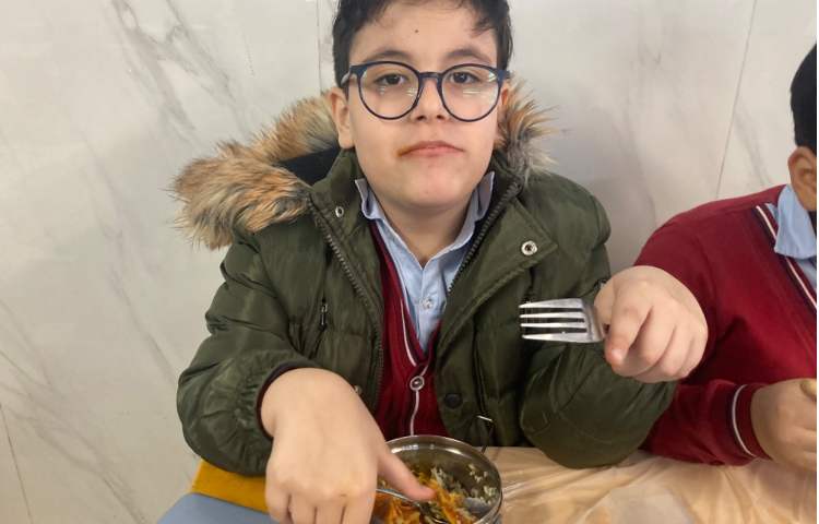 نظارت بر آداب غذاخوردن 1