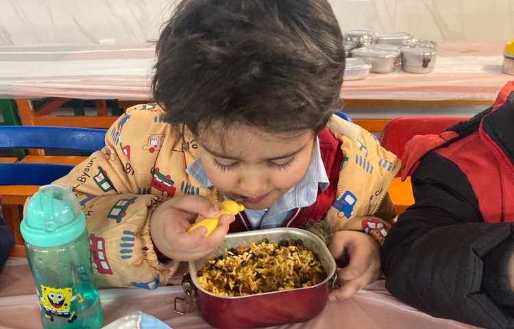 نظارت بر آداب غذاخوردن 1