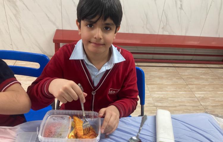 نظارت بر آداب غذاخوردن 1