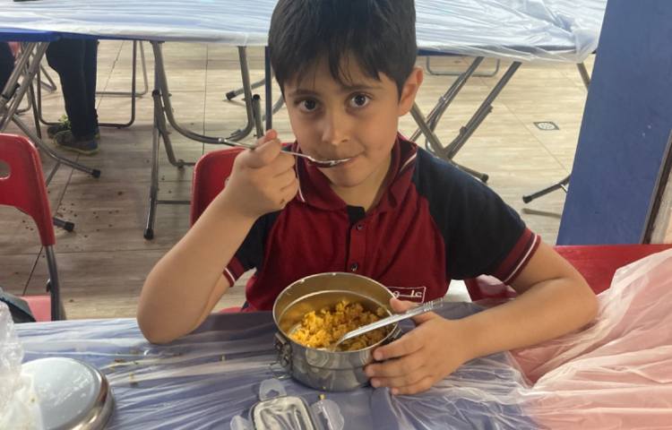 نظارت بر آداب غذاخوردن 1