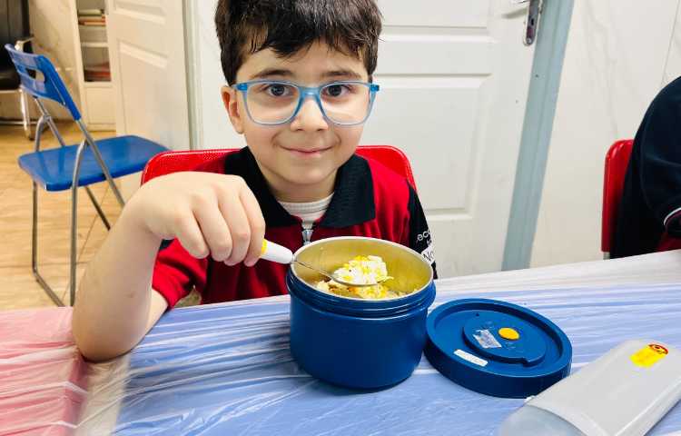 نظارت بر آداب غذاخوردن 3