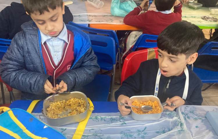 نظارت بر آداب غذاخوردن 4