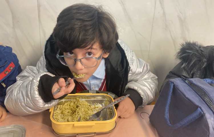 نظارت بر آداب غذاخوردن 4