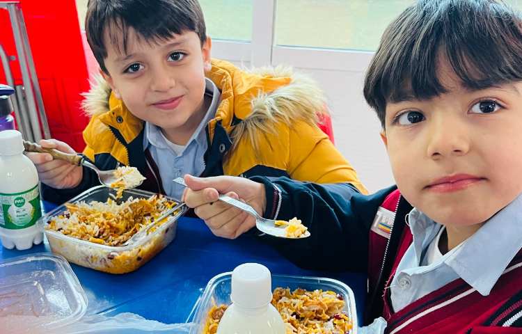 نظارت بر آداب غذاخوردن 4