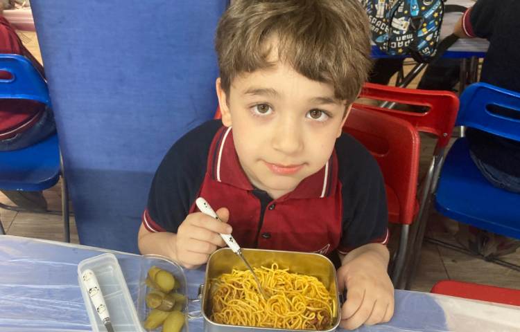 نظارت بر آداب غذاخوردن 5