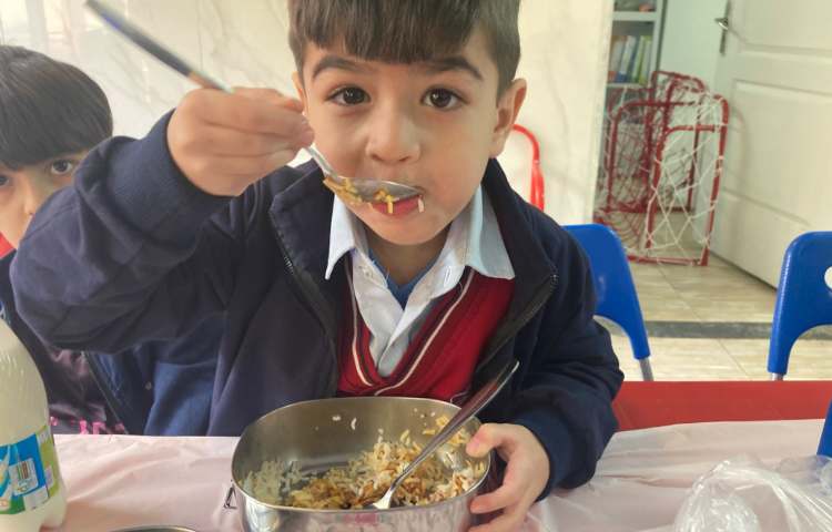 نظارت بر آداب غذاخوردن