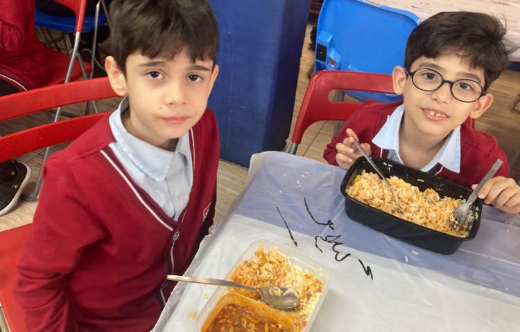 نظارت بر آداب غذاخوردن