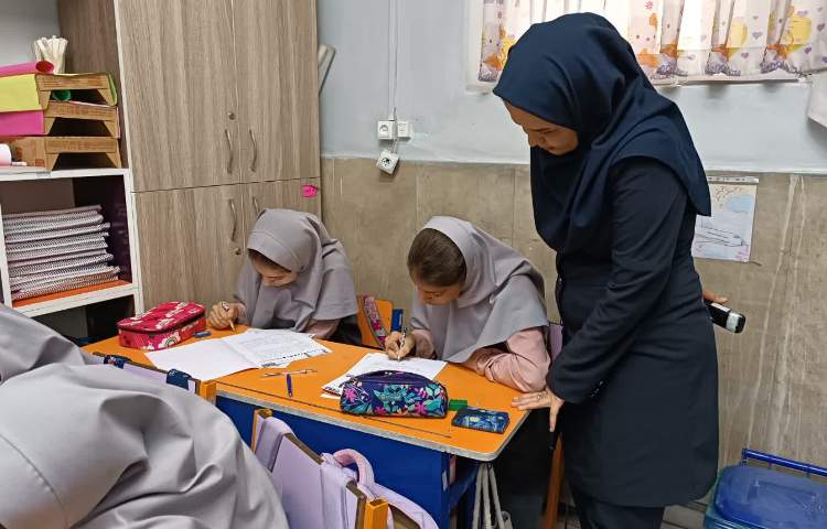 نظارت بر برگزاری آزمون مداد سیاه 5