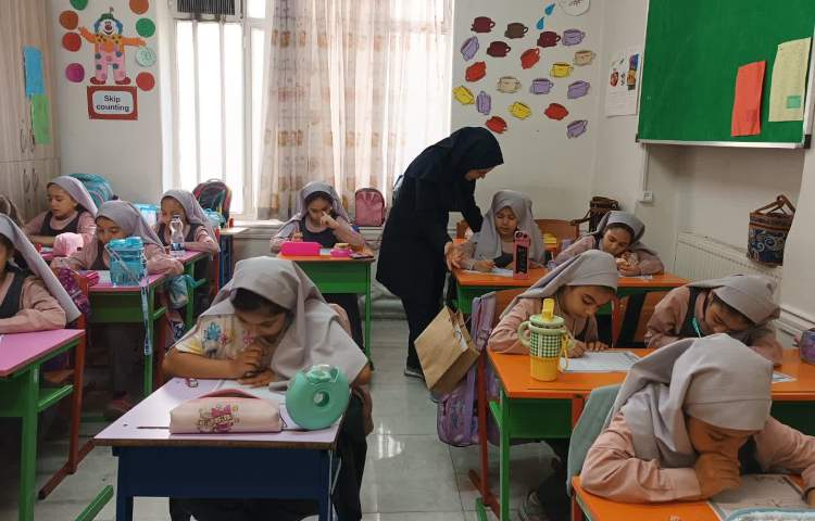 نظارت بر برگزاری آزمون مداد سیاه 7