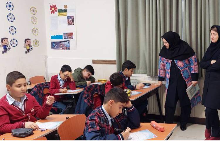 نظارت بر برگزاری آزمون مداد قرمز 1 توسط معاون آموزشی 5