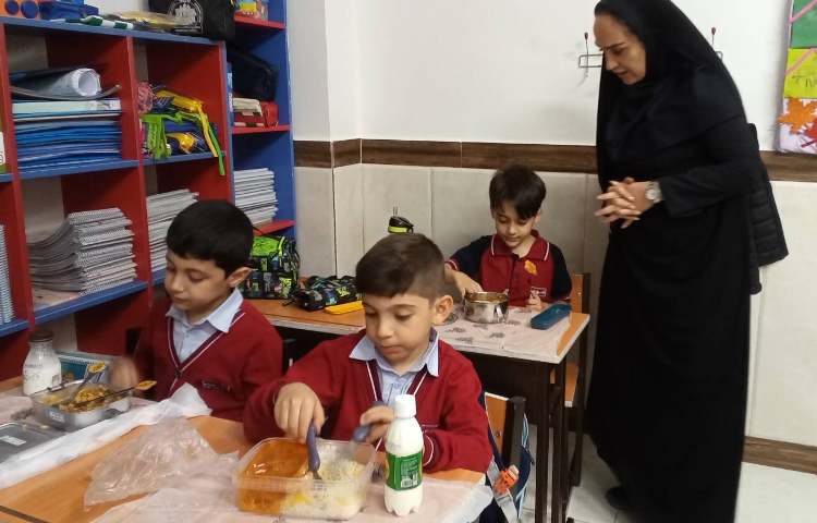 نظارت بر بهداشت زنگ نهار 8