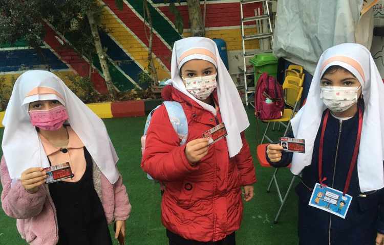 نظارت بر ثبت کارت تردد دانش آموزان