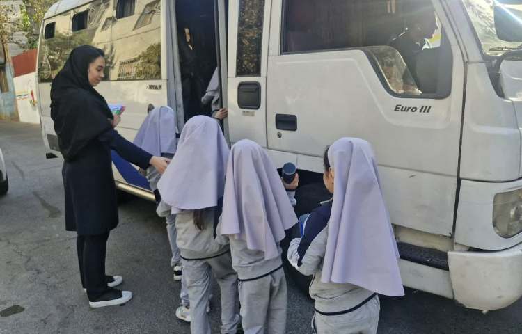 نظارت بر رفت و آمد دانش آموزان 3