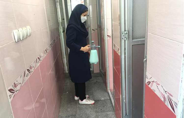 نظارت بر ضد عفونی کردن سرویس بهداشتی مدرسه 1