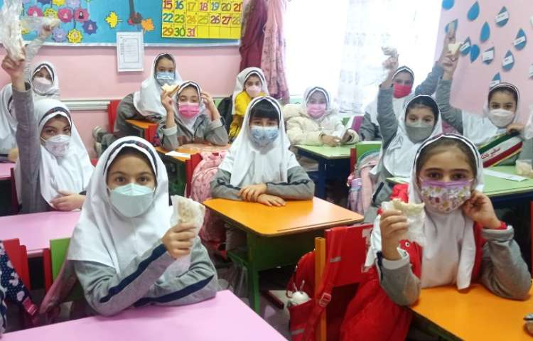 نظارت بر لقمه ی صبحانه ی مادرانه 1