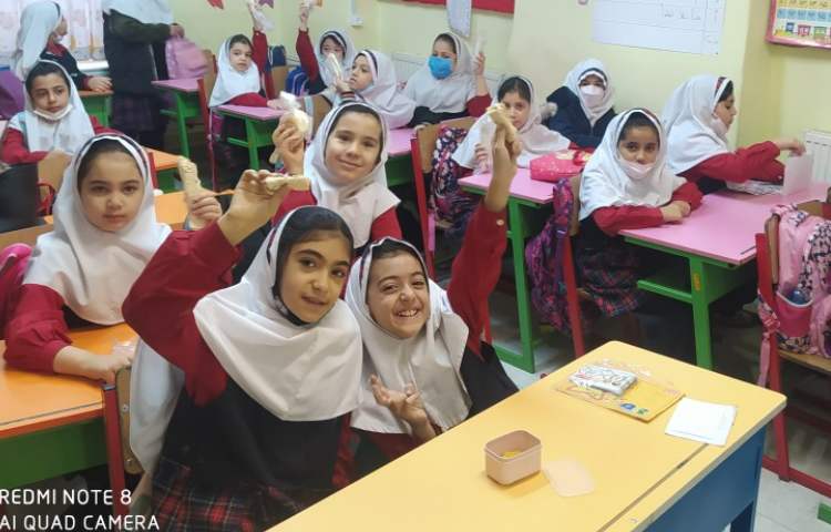 نظارت بر لقمه ی صبحانه ی مادرانه 2