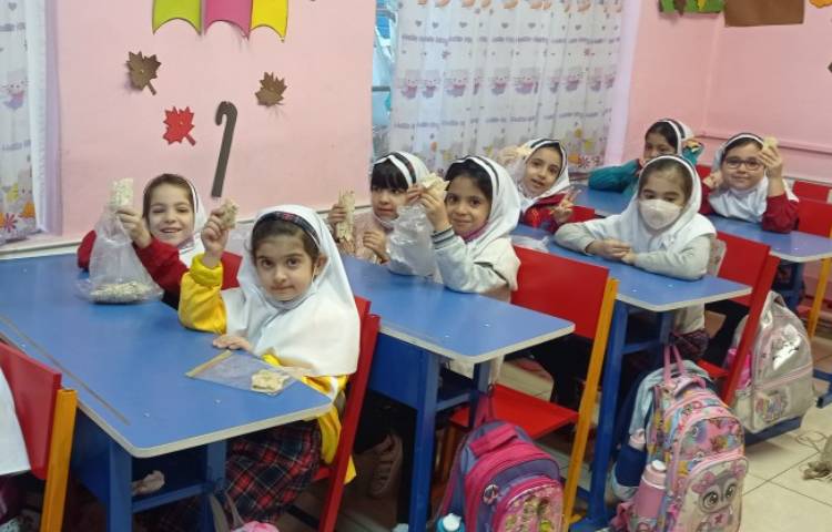 نظارت بر لقمه ی صبحانه ی مادرانه 3