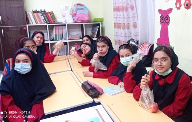 نظارت بر لقمه ی صبحانه ی مادرانه 3