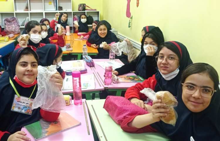 نظارت بر لقمه ی صبحانه ی مادرانه