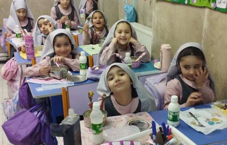 نظارت بر ناهار دانش آموزان 1