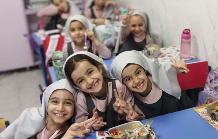 نظارت بر ناهار دانش آموزان 11