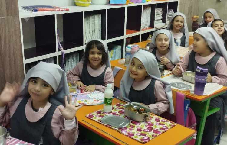 نظارت بر ناهار دانش آموزان 4