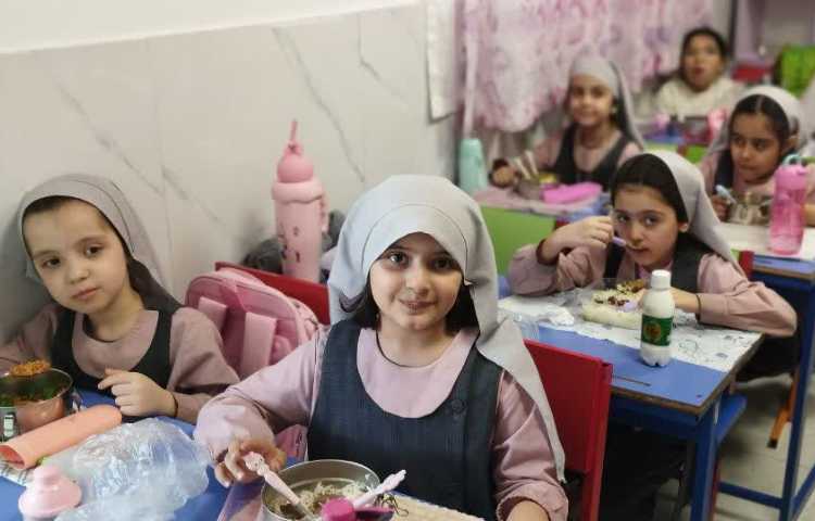 نظارت بر ناهار دانش آموزان 9