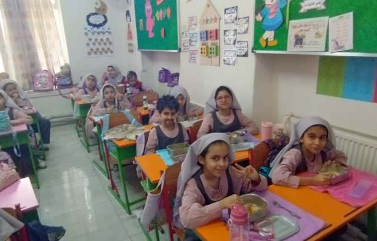 نظارت بر ناهار دانش آموزان 9