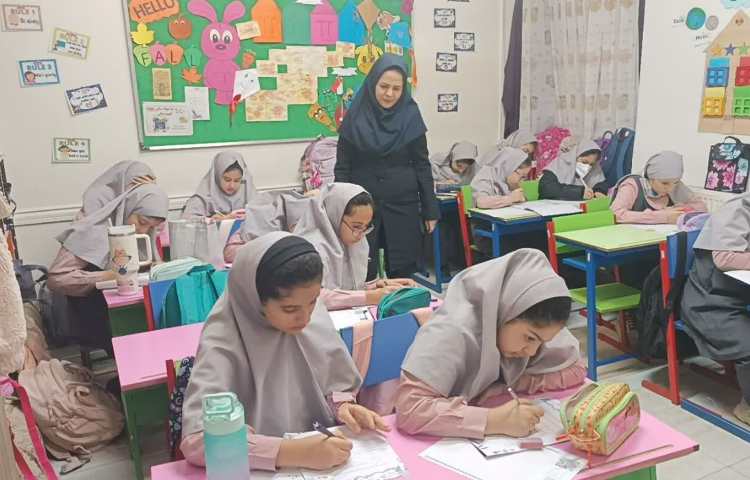 نظارت بر نحوه برگزاری آزمون مدادرنگی 1 2